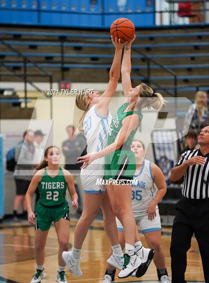 Thumbnail 1 in Triton Central @ Cascade photogallery.