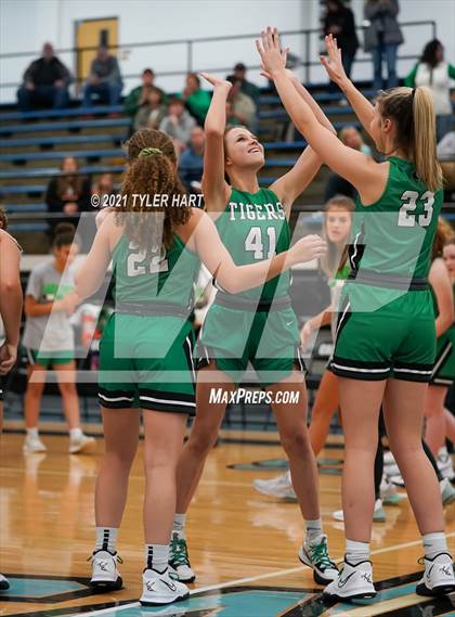 Thumbnail 3 in Triton Central @ Cascade photogallery.