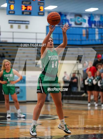Thumbnail 1 in Triton Central @ Cascade photogallery.