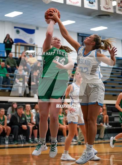 Thumbnail 1 in Triton Central @ Cascade photogallery.