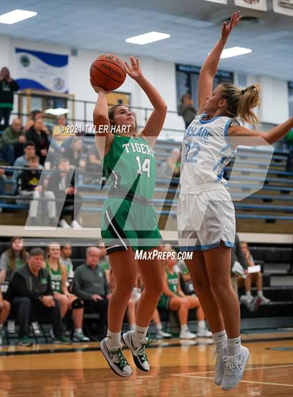 Thumbnail 3 in Triton Central @ Cascade photogallery.