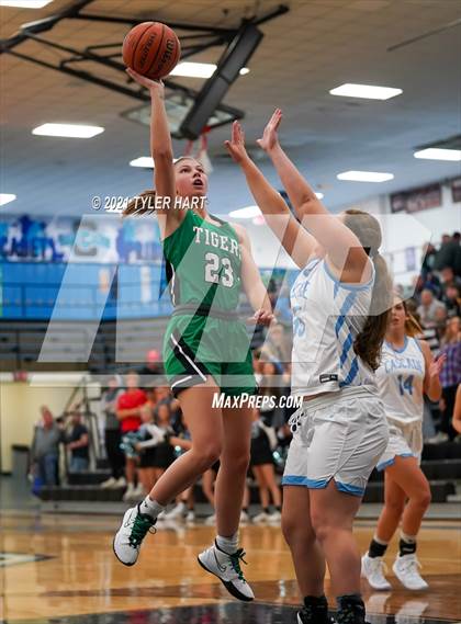 Thumbnail 2 in Triton Central @ Cascade photogallery.