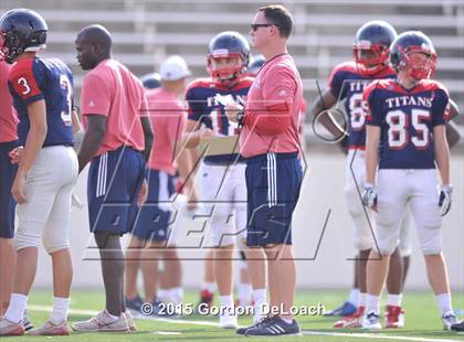 Thumbnail 3 in Midlothian vs. Frisco Centennial (Scrimmage) photogallery.
