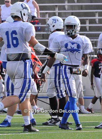 Thumbnail 2 in Midlothian vs. Frisco Centennial (Scrimmage) photogallery.
