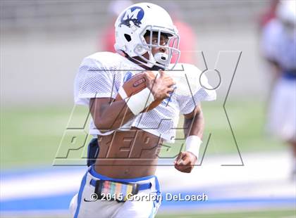 Thumbnail 2 in Midlothian vs. Frisco Centennial (Scrimmage) photogallery.