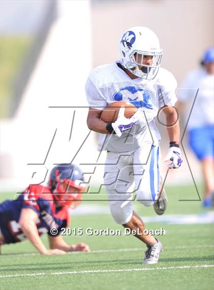 Thumbnail 1 in Midlothian vs. Frisco Centennial (Scrimmage) photogallery.