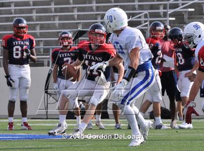 Thumbnail 1 in Midlothian vs. Frisco Centennial (Scrimmage) photogallery.