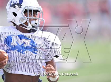 Thumbnail 3 in Midlothian vs. Frisco Centennial (Scrimmage) photogallery.