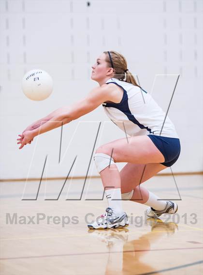 Thumbnail 2 in ThunderRidge vs. Ralston Valley (Smoky Hill Buff Classic) photogallery.