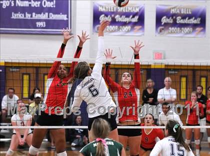 Thumbnail 1 in  La Costa Canyon vs. Harvard-Westlake (2010 Durango Fall Classic) photogallery.