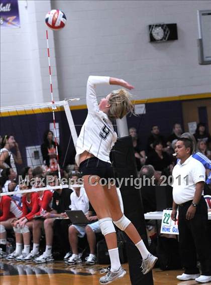 Thumbnail 3 in  La Costa Canyon vs. Harvard-Westlake (2010 Durango Fall Classic) photogallery.