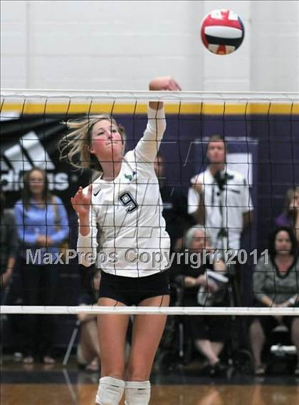 Thumbnail 1 in  La Costa Canyon vs. Harvard-Westlake (2010 Durango Fall Classic) photogallery.