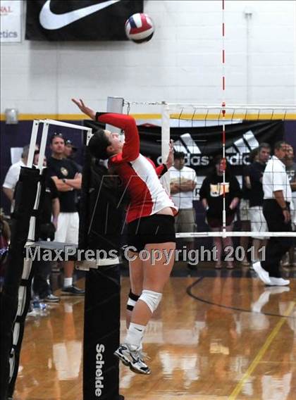 Thumbnail 1 in  La Costa Canyon vs. Harvard-Westlake (2010 Durango Fall Classic) photogallery.
