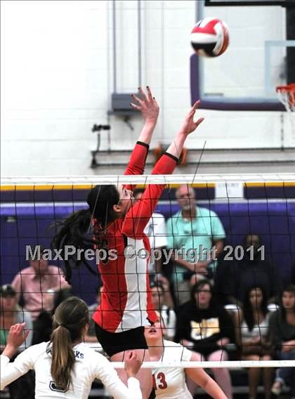 Thumbnail 2 in  La Costa Canyon vs. Harvard-Westlake (2010 Durango Fall Classic) photogallery.