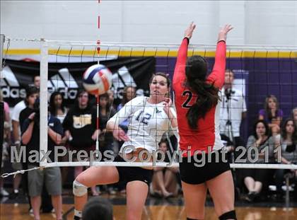Thumbnail 2 in  La Costa Canyon vs. Harvard-Westlake (2010 Durango Fall Classic) photogallery.