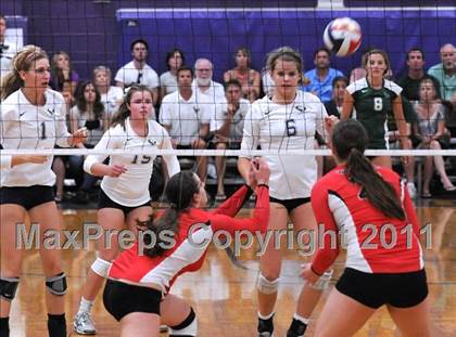 Thumbnail 3 in  La Costa Canyon vs. Harvard-Westlake (2010 Durango Fall Classic) photogallery.