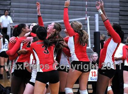 Thumbnail 2 in  La Costa Canyon vs. Harvard-Westlake (2010 Durango Fall Classic) photogallery.