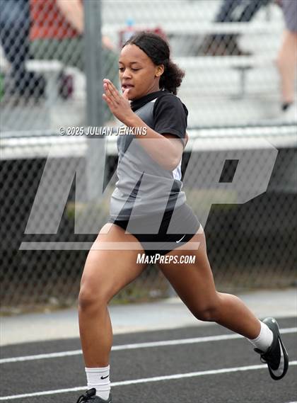 Thumbnail 3 in Wes Lowe Invitational Track Meet photogallery.