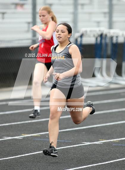 Thumbnail 3 in Wes Lowe Invitational Track Meet photogallery.