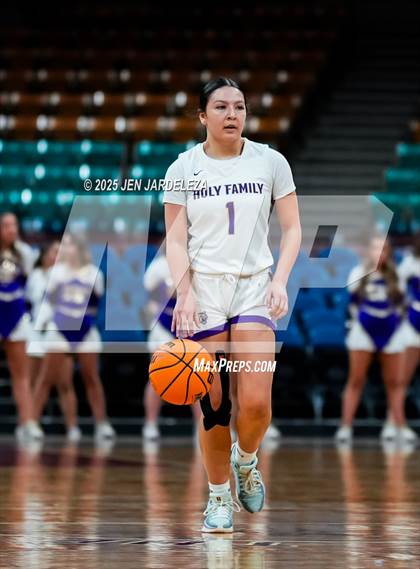 Thumbnail 3 in Alamosa vs. Holy Family (CHSAA 4A Great 8) photogallery.