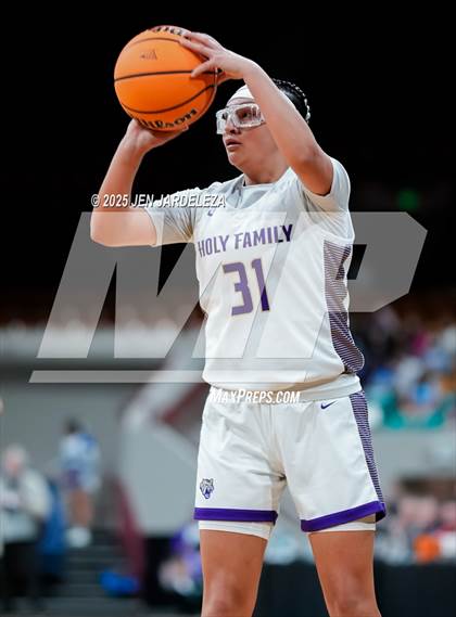 Thumbnail 1 in Alamosa vs. Holy Family (CHSAA 4A Great 8) photogallery.