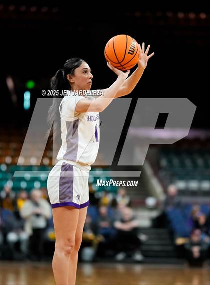 Thumbnail 3 in Alamosa vs. Holy Family (CHSAA 4A Great 8) photogallery.