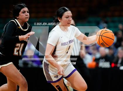 Thumbnail 1 in Alamosa vs. Holy Family (CHSAA 4A Great 8) photogallery.