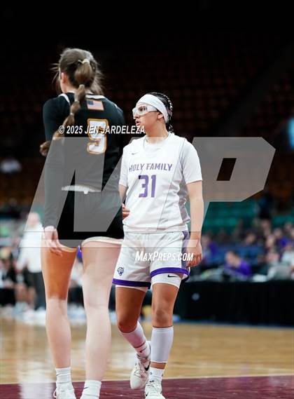 Thumbnail 3 in Alamosa vs. Holy Family (CHSAA 4A Great 8) photogallery.