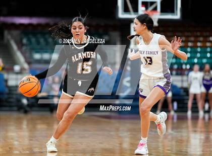 Thumbnail 3 in Alamosa vs. Holy Family (CHSAA 4A Great 8) photogallery.
