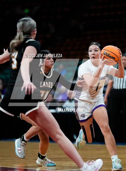 Thumbnail 1 in Alamosa vs. Holy Family (CHSAA 4A Great 8) photogallery.