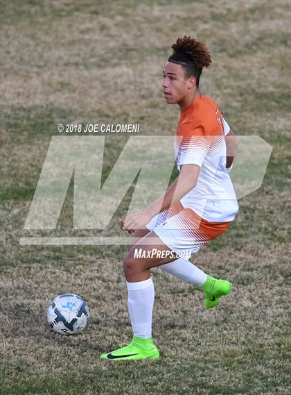 Thumbnail 3 in Edison [Thomas A.] vs Madison (NEISD Tournament) photogallery.