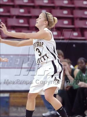 Thumbnail 3 in Mira Costa vs. Archbishop Mitty (CIF State D2 Final) photogallery.