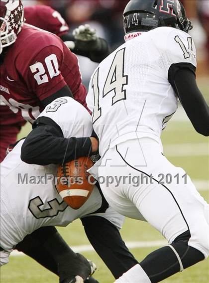 Thumbnail 3 in Rockwall-Heath vs. Sherman (4A Division1 Region ll Semifinal) photogallery.