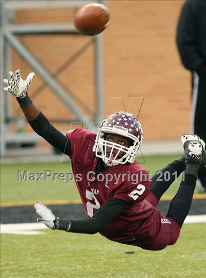 Thumbnail 2 in Rockwall-Heath vs. Sherman (4A Division1 Region ll Semifinal) photogallery.