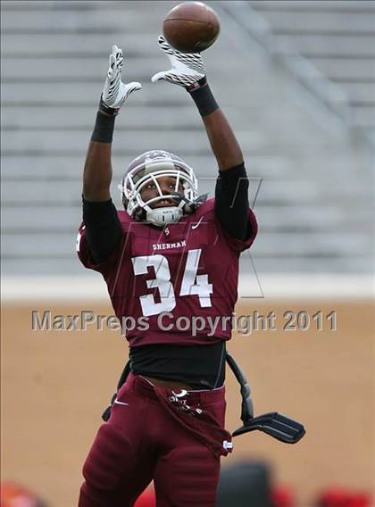 Thumbnail 2 in Rockwall-Heath vs. Sherman (4A Division1 Region ll Semifinal) photogallery.