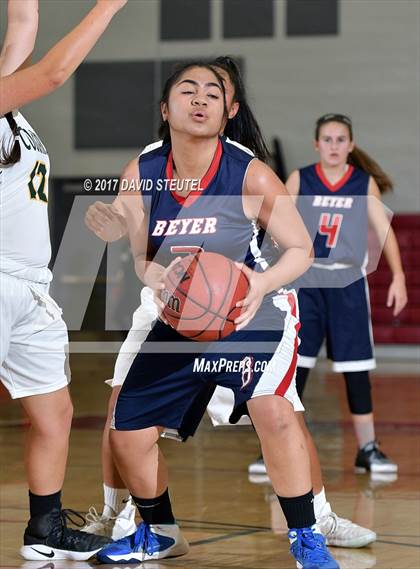 Thumbnail 1 in Beyer vs. Kennedy (Trojan Clash) photogallery.