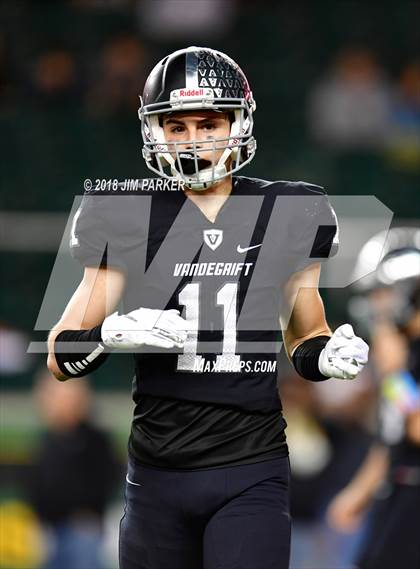 Thumbnail 2 in Vandegrift vs. Longview (UIL 6A Regional Playoff) photogallery.
