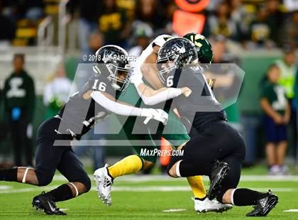 Thumbnail 2 in Vandegrift vs. Longview (UIL 6A Regional Playoff) photogallery.