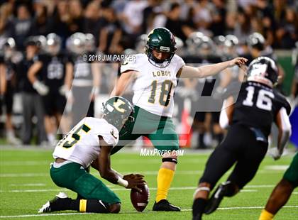 Thumbnail 1 in Vandegrift vs. Longview (UIL 6A Regional Playoff) photogallery.