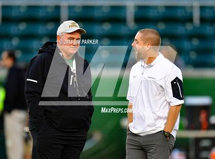 Thumbnail 1 in Vandegrift vs. Longview (UIL 6A Regional Playoff) photogallery.