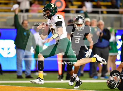 Thumbnail 2 in Vandegrift vs. Longview (UIL 6A Regional Playoff) photogallery.