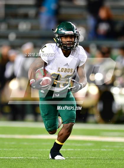 Thumbnail 1 in Vandegrift vs. Longview (UIL 6A Regional Playoff) photogallery.