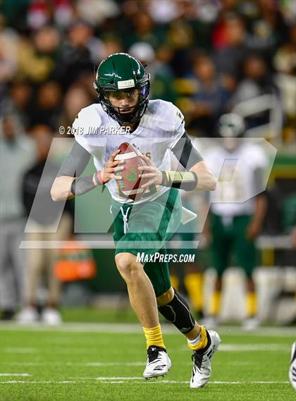 Thumbnail 3 in Vandegrift vs. Longview (UIL 6A Regional Playoff) photogallery.