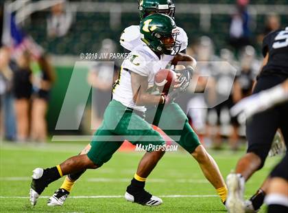 Thumbnail 1 in Vandegrift vs. Longview (UIL 6A Regional Playoff) photogallery.