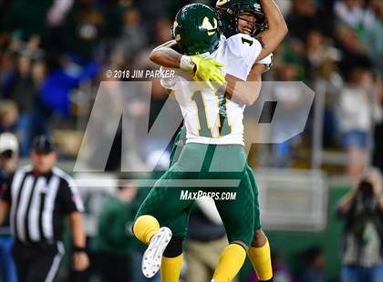 Thumbnail 1 in Vandegrift vs. Longview (UIL 6A Regional Playoff) photogallery.