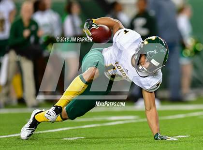 Thumbnail 3 in Vandegrift vs. Longview (UIL 6A Regional Playoff) photogallery.