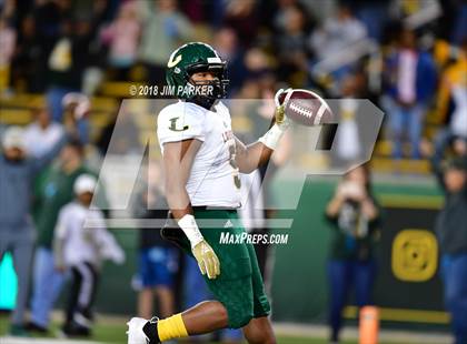 Thumbnail 2 in Vandegrift vs. Longview (UIL 6A Regional Playoff) photogallery.