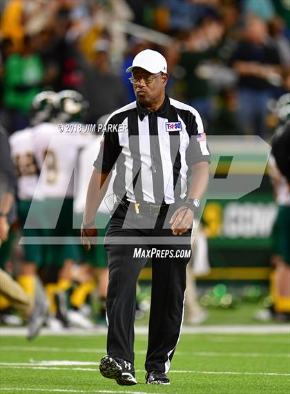 Thumbnail 2 in Vandegrift vs. Longview (UIL 6A Regional Playoff) photogallery.