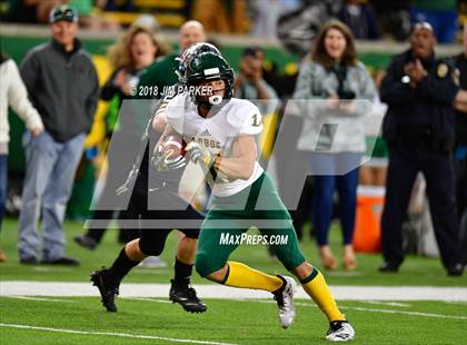 Thumbnail 1 in Vandegrift vs. Longview (UIL 6A Regional Playoff) photogallery.