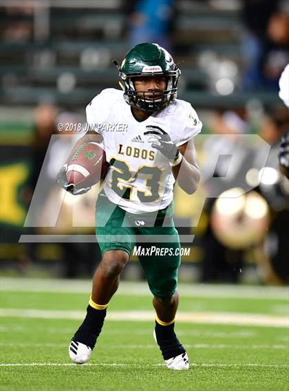 Thumbnail 2 in Vandegrift vs. Longview (UIL 6A Regional Playoff) photogallery.